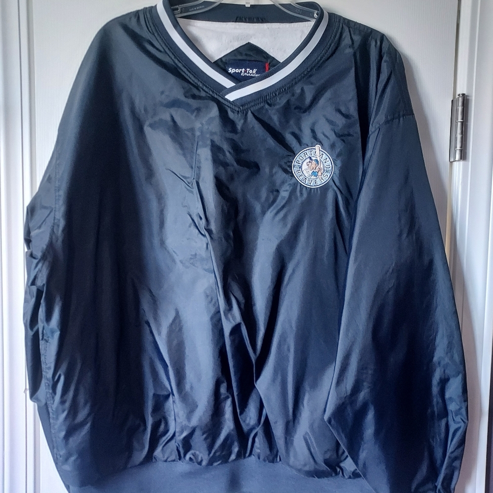 Portland Beavers pullover sz L EUC MiLB